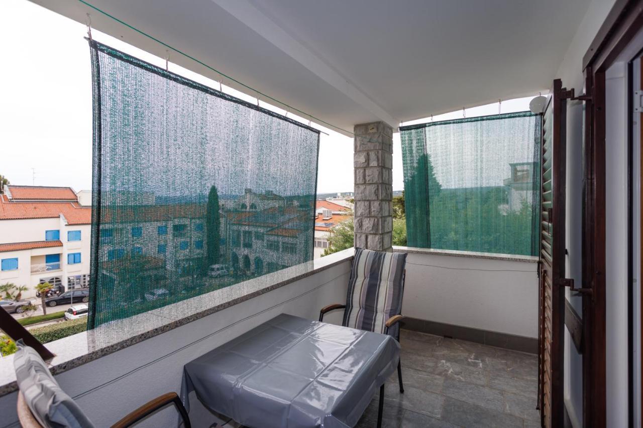 Apartments Pika Krk Town Exterior photo